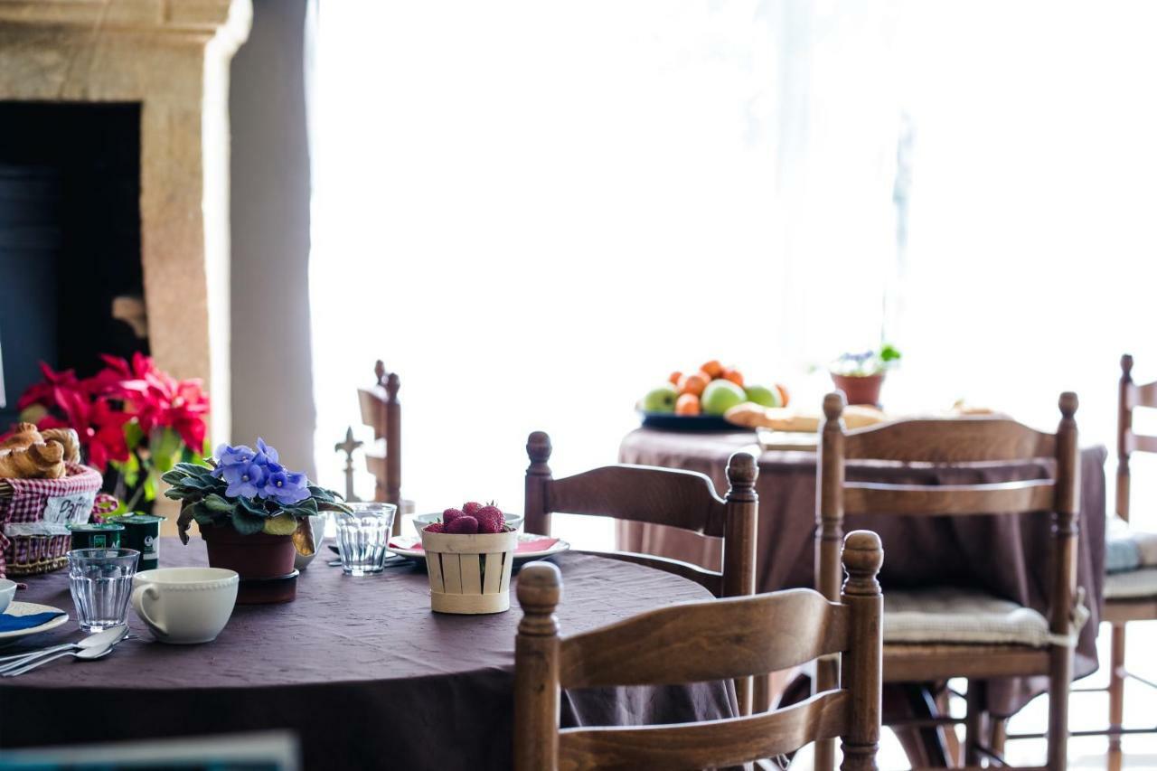 Domaine Rouge-Bleu Bed & Breakfast Sainte-Cécile-les-Vignes Екстериор снимка